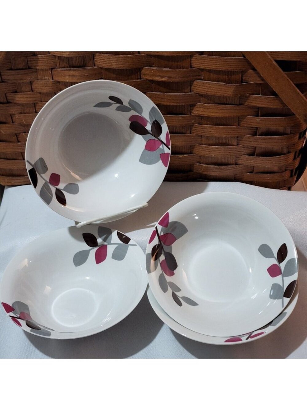 Oneida Autumn Porcelain Soup Bowls 7" set of 4 Leaves Salad Bowls